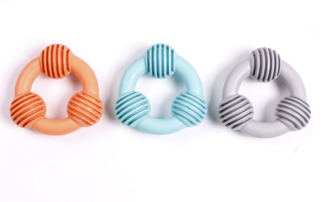 Triangular Ring TPR Dog Toy - Durable Ribbed Molar Chew Toy with 3 Color Options